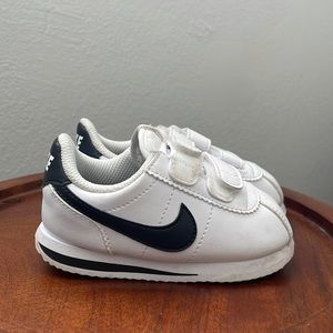 Nike toddler sneakers